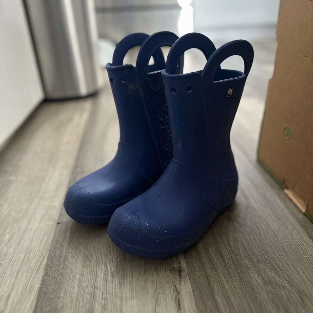 CROCS Kids Navy Rain Boots with Easy Pull Handles